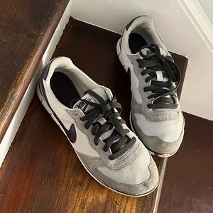 Nike vintage sneakers gray 8.5